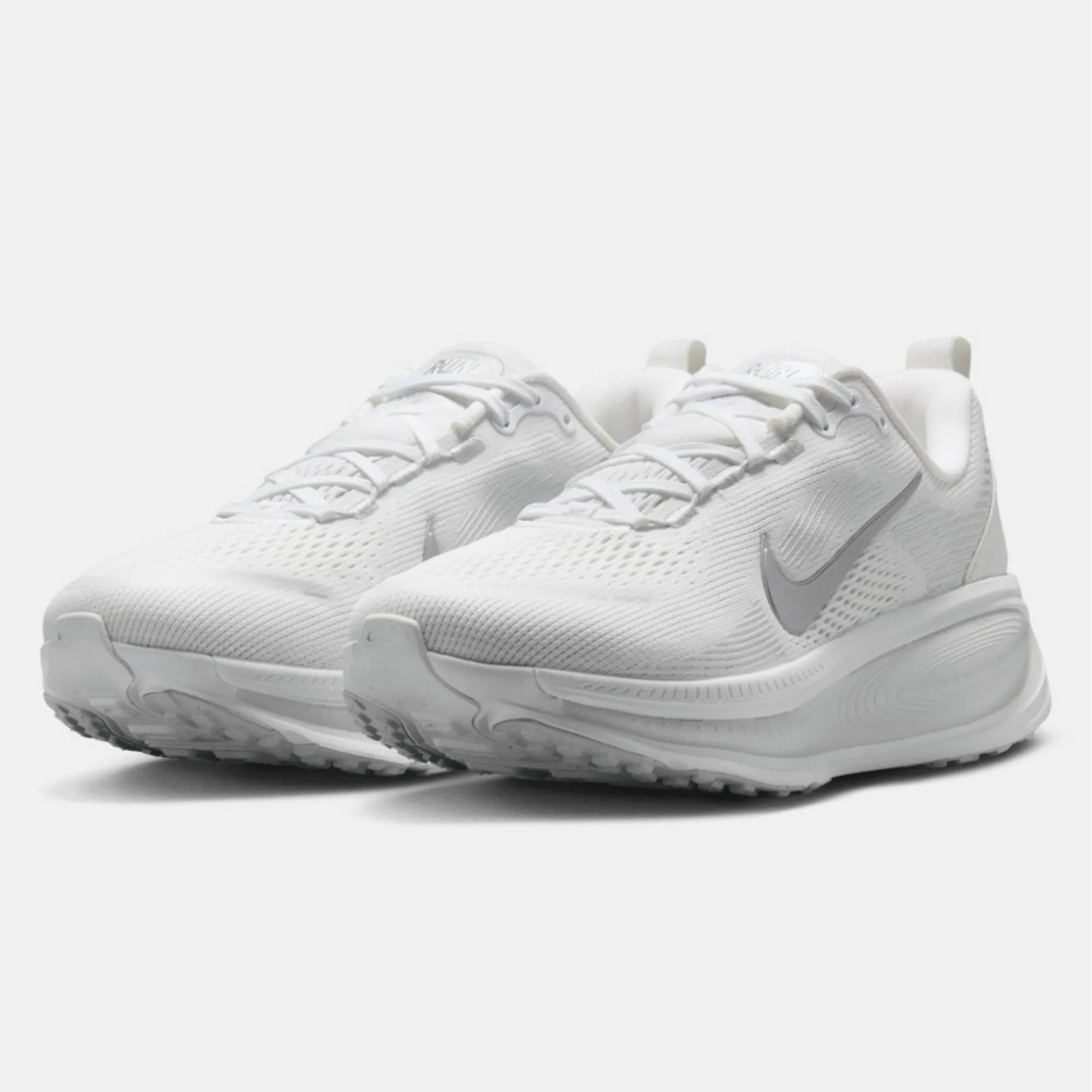 NIKE WOMENS VOMERO 18