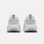 NIKE WOMENS VOMERO 18