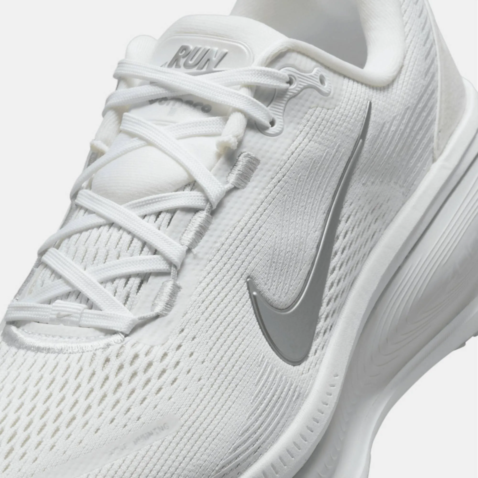 NIKE WOMENS VOMERO 18