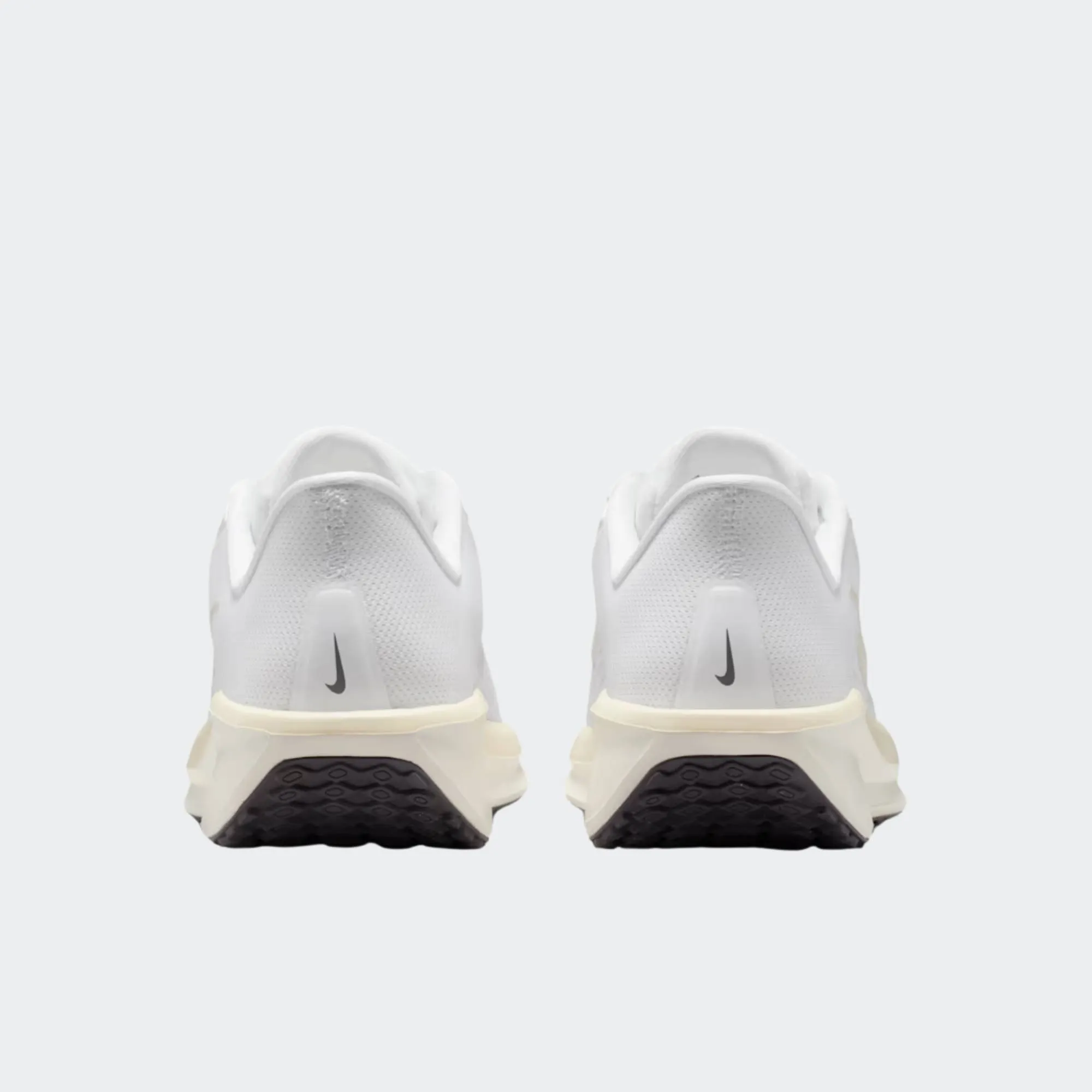 NIKE WOMENS QUEST 6
