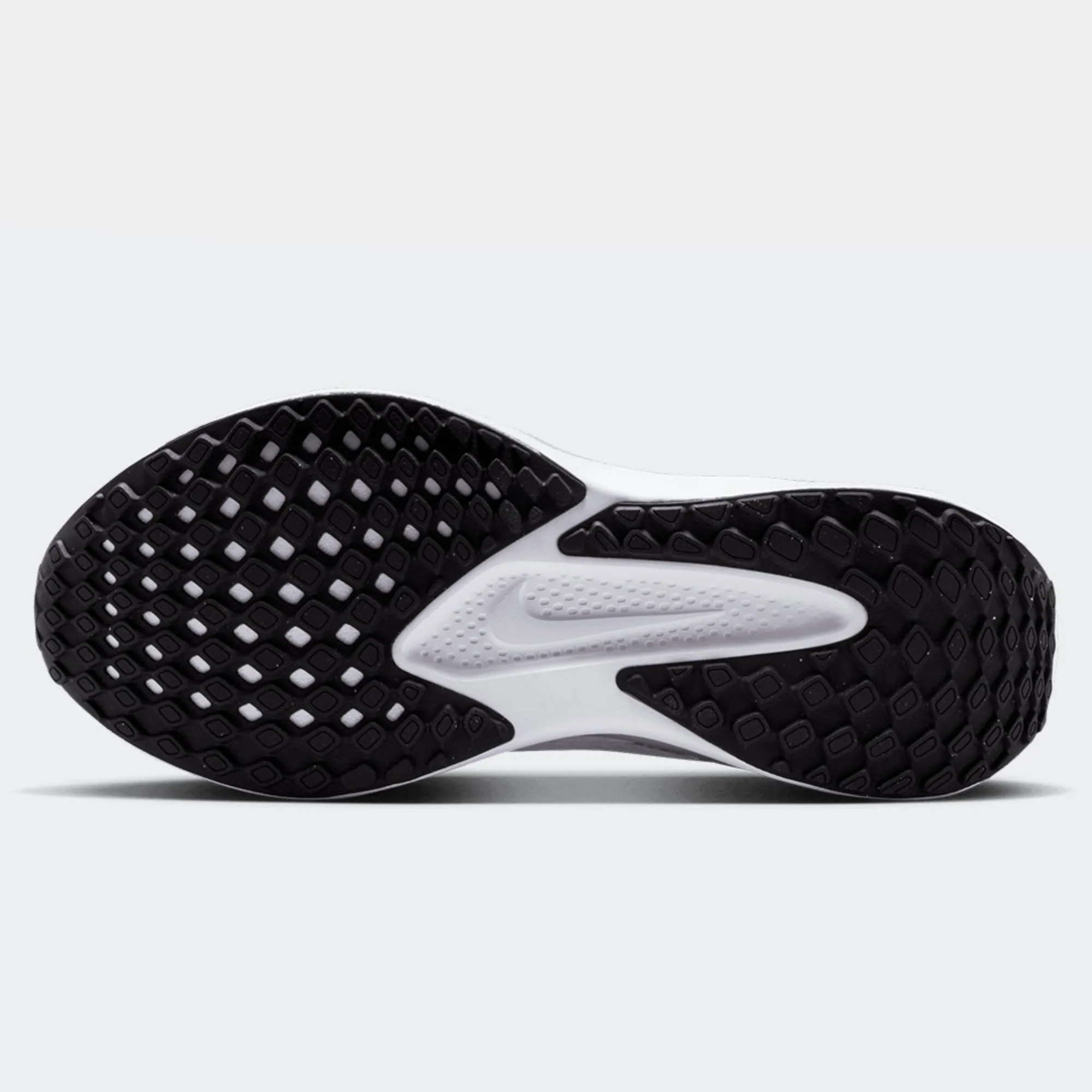 NIKE WOMENS QUEST 6