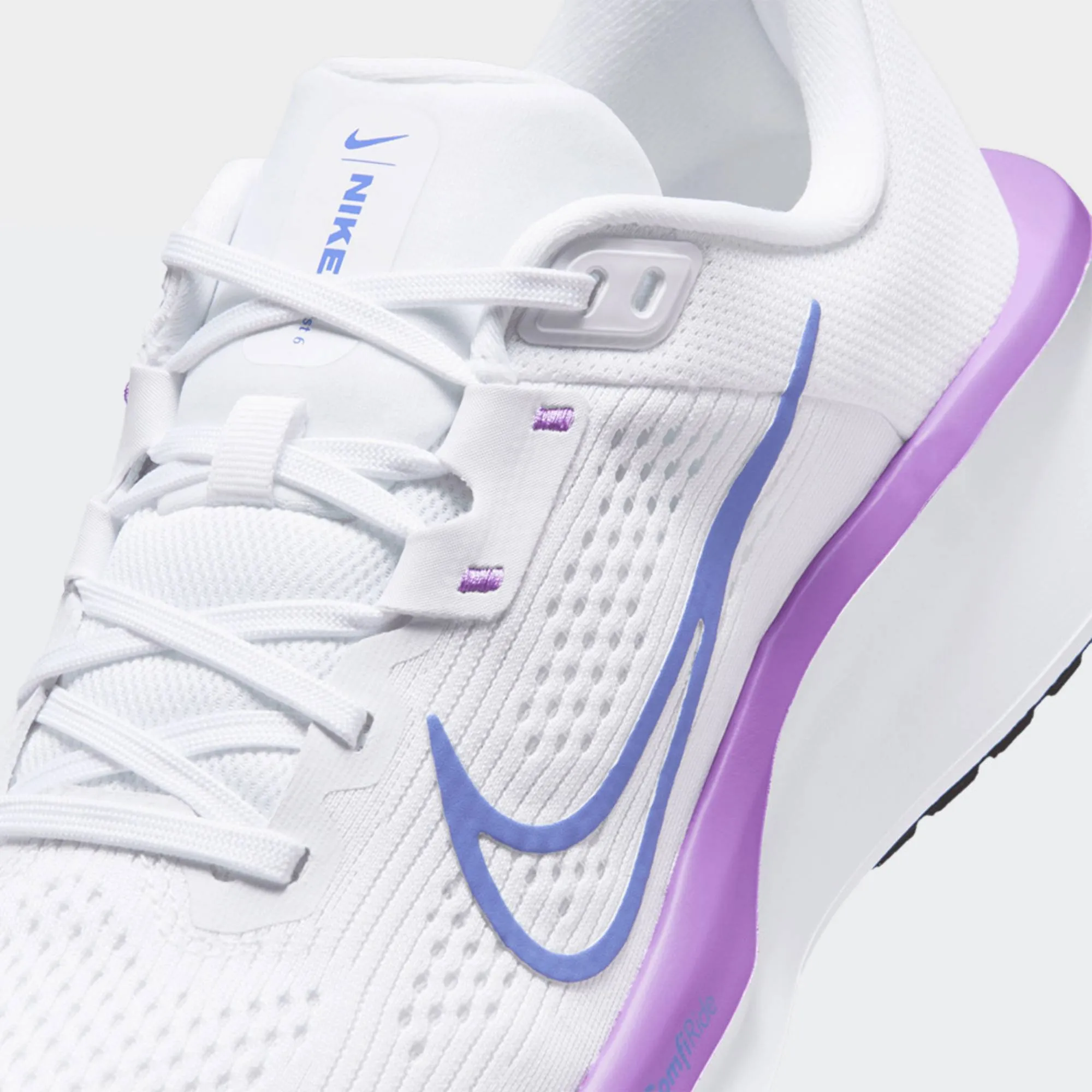 NIKE WOMENS QUEST 6