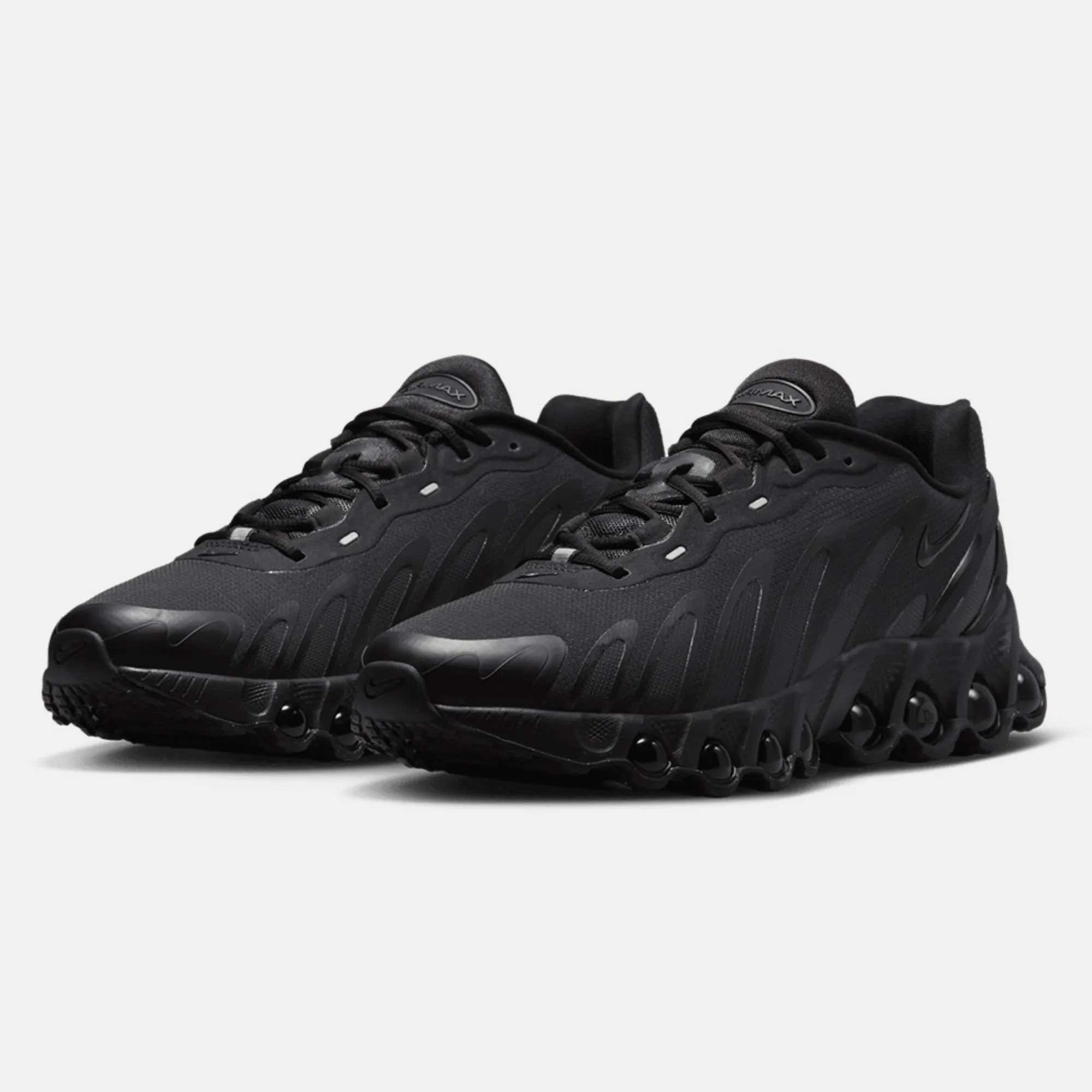 NIKE AIR MAX DN8
