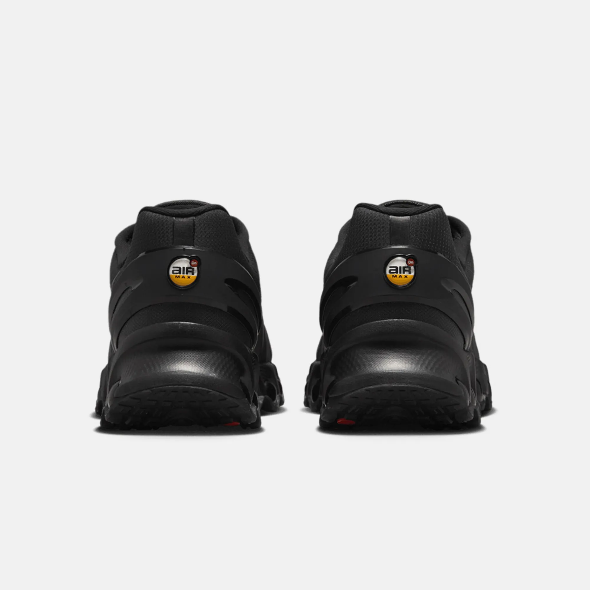 NIKE AIR MAX DN8