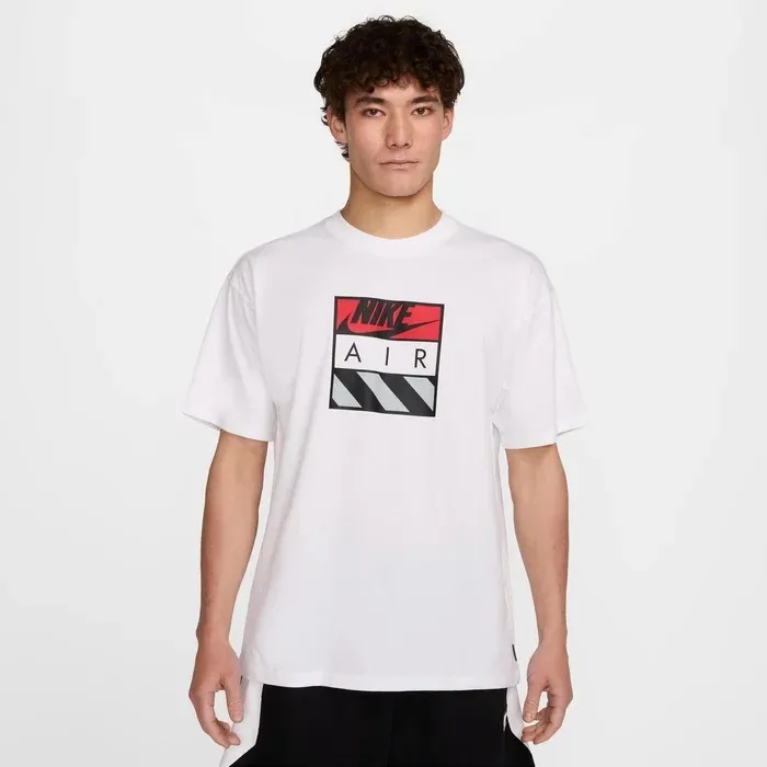 NIKE SPORTSWEAR GRAPHIC TEE