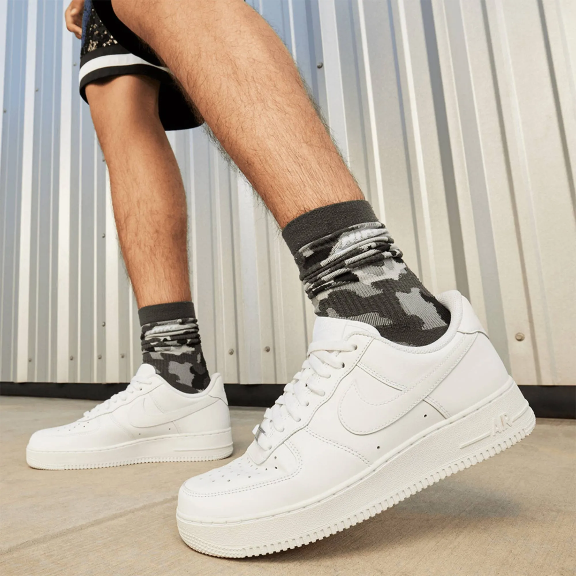 NIKE AIR FORCE 1 '07