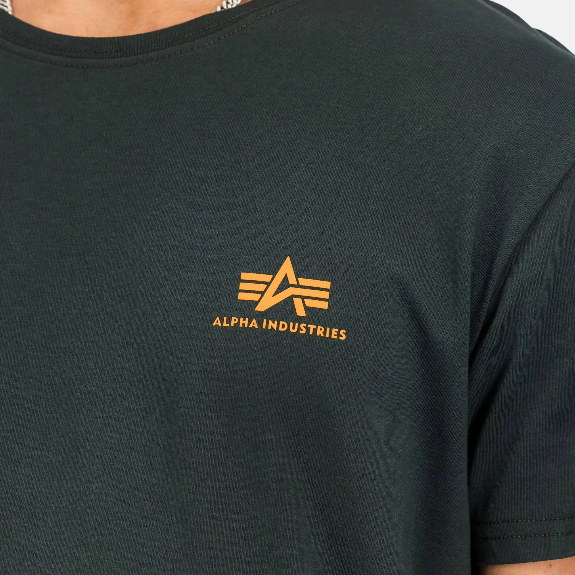 ALPHA INDUSTRIES BASIC SMALL LOGO T-SHIRT