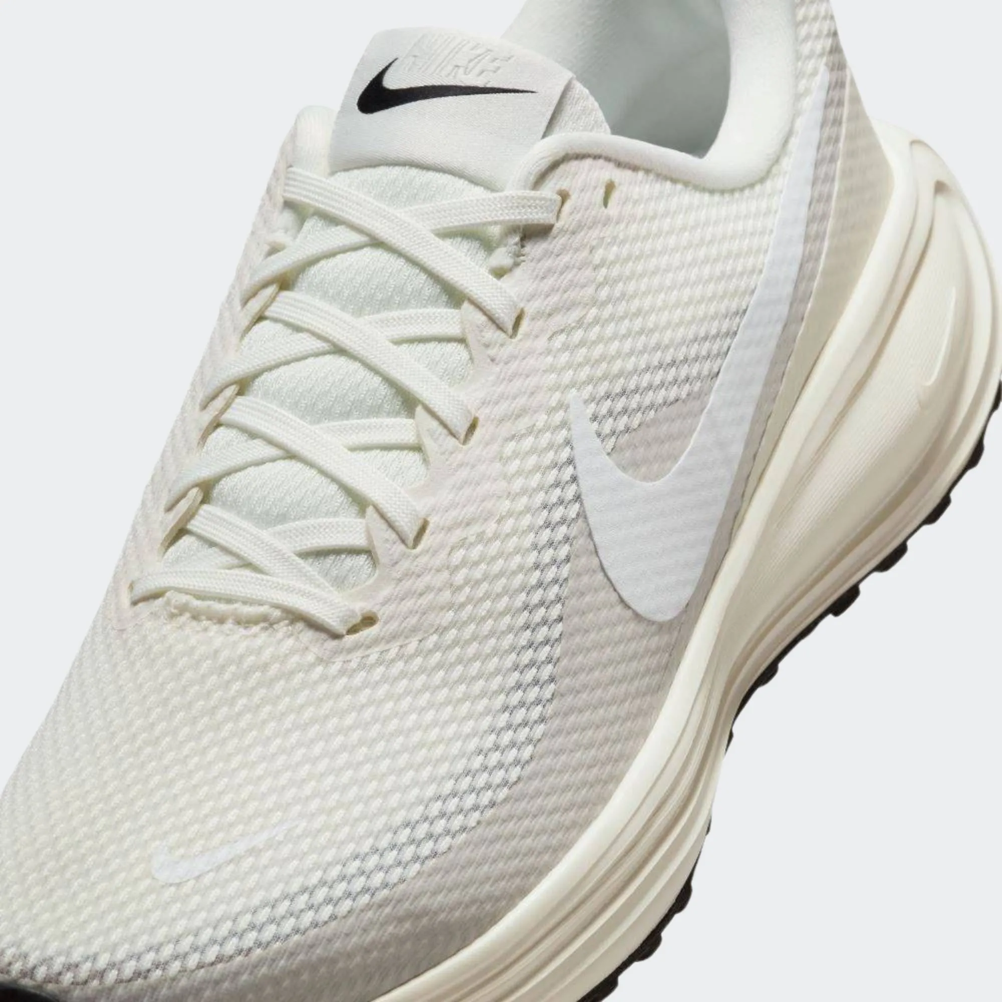 NIKE WOMENS REVOLUTION 8