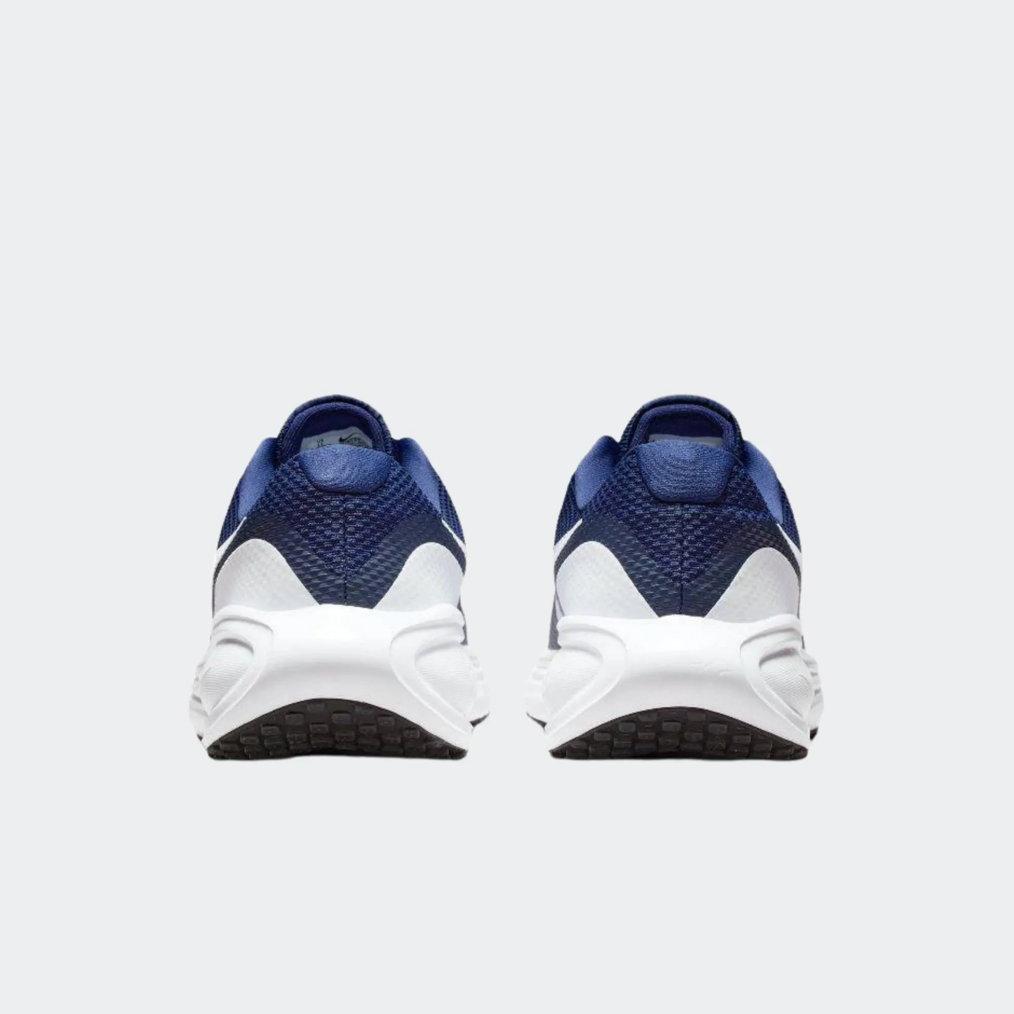 NIKE REVOLUTION 8