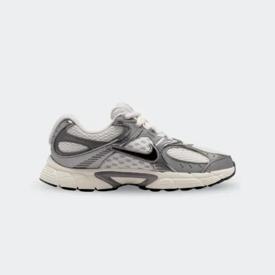 NIKE V5 RNR BG