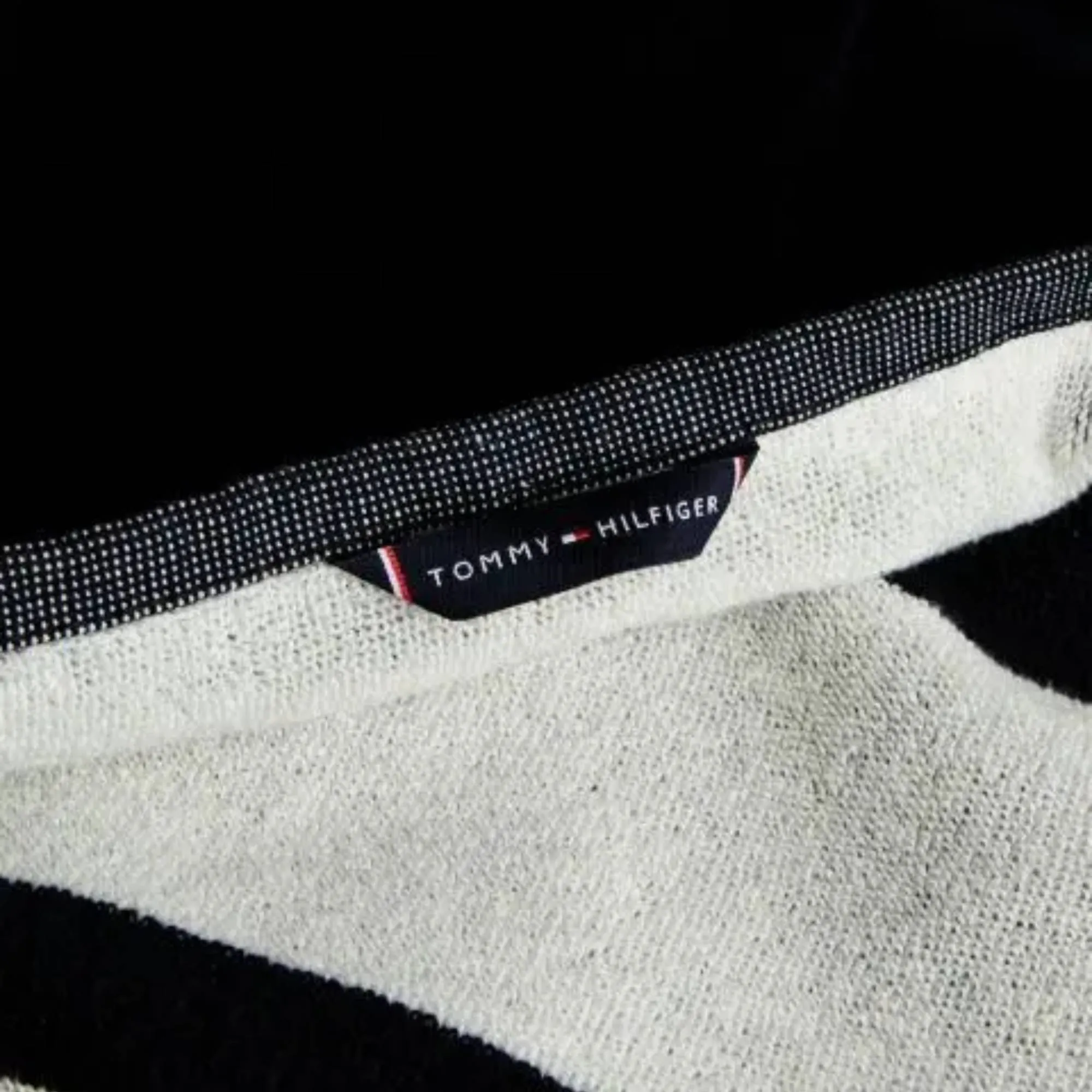 TOMMY TOWEL