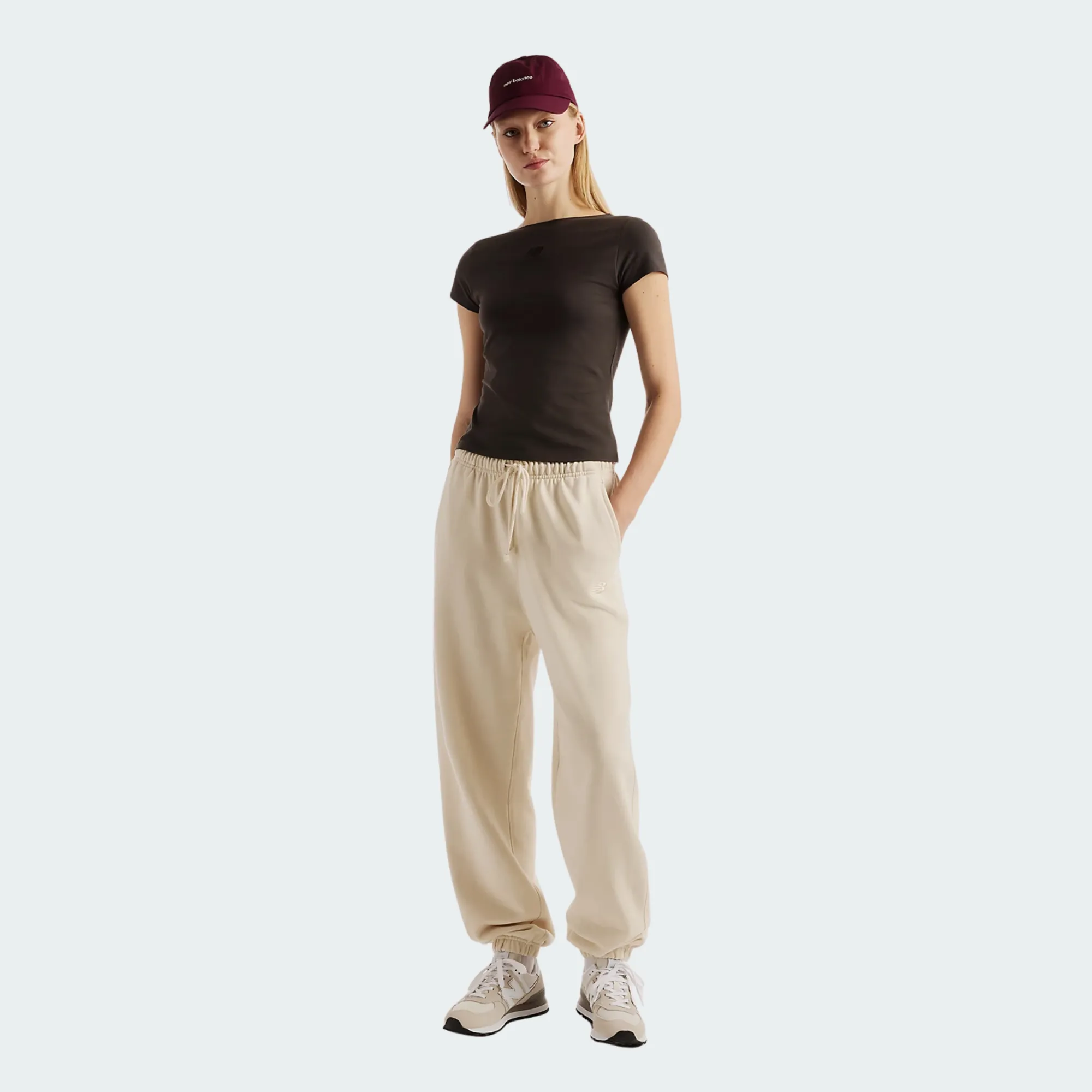 NEW BALANCE OPEN-BACK FITTED T-SHIRT