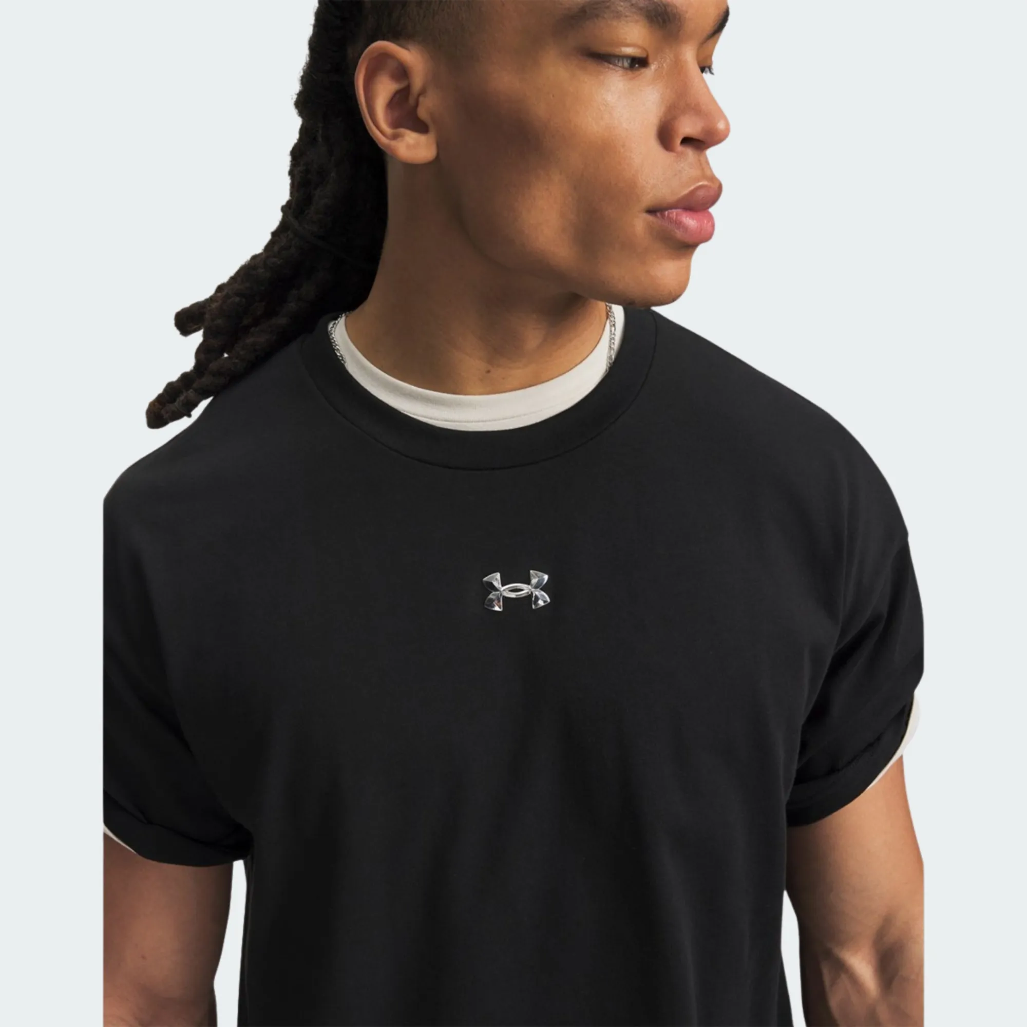 UNDER ARMOUR HWT METAL LOGO TEE