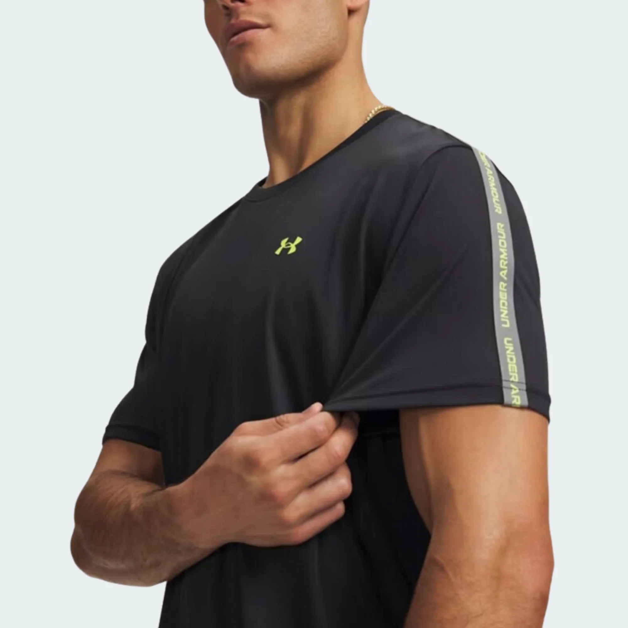 UNDER ARMOUR TECH TAPING TEE