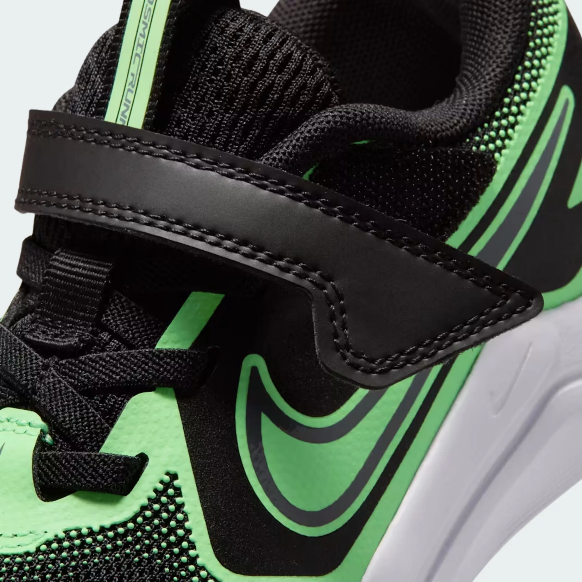 NIKE COSMIC RUNNER PS