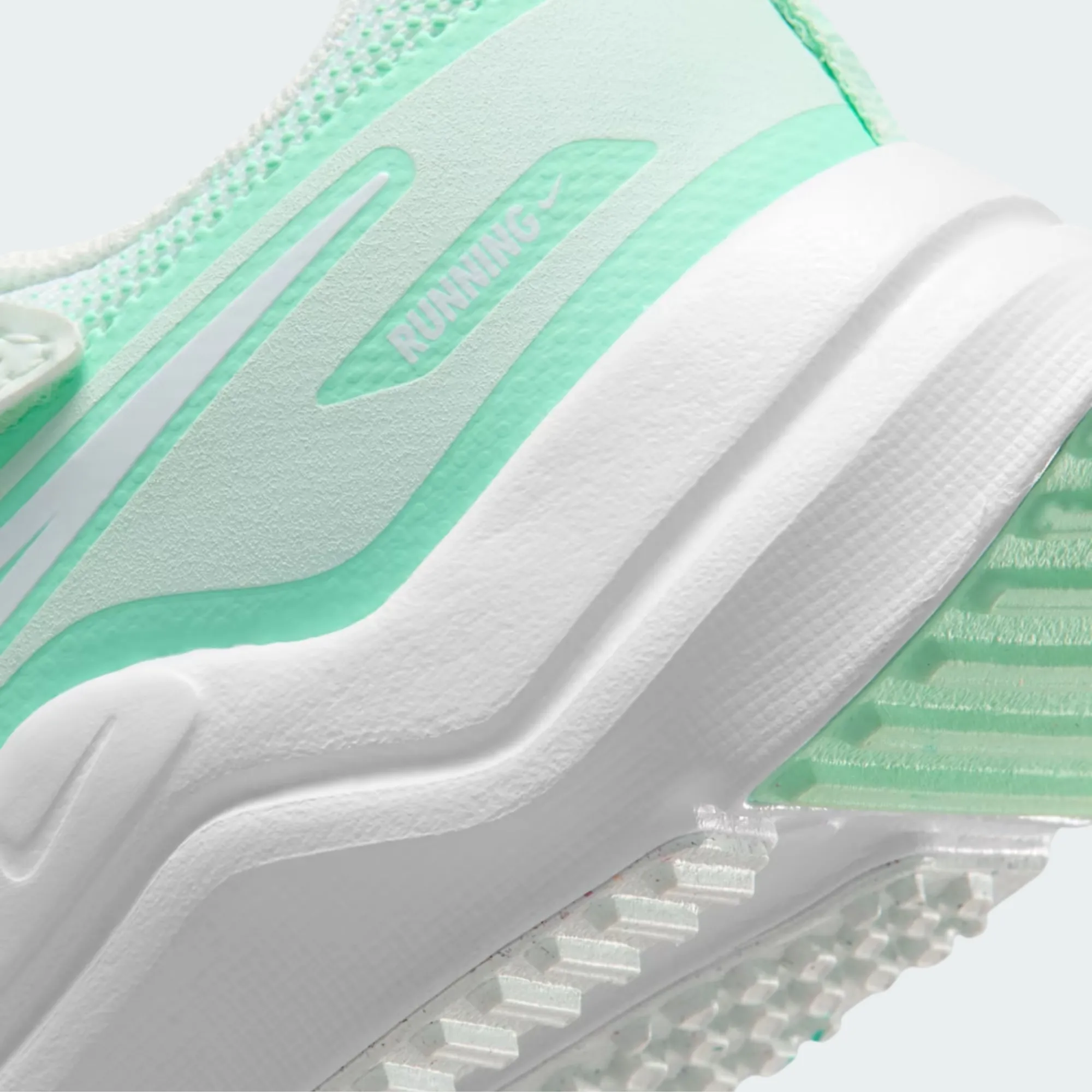 NIKE COSMIC RUNNER PS