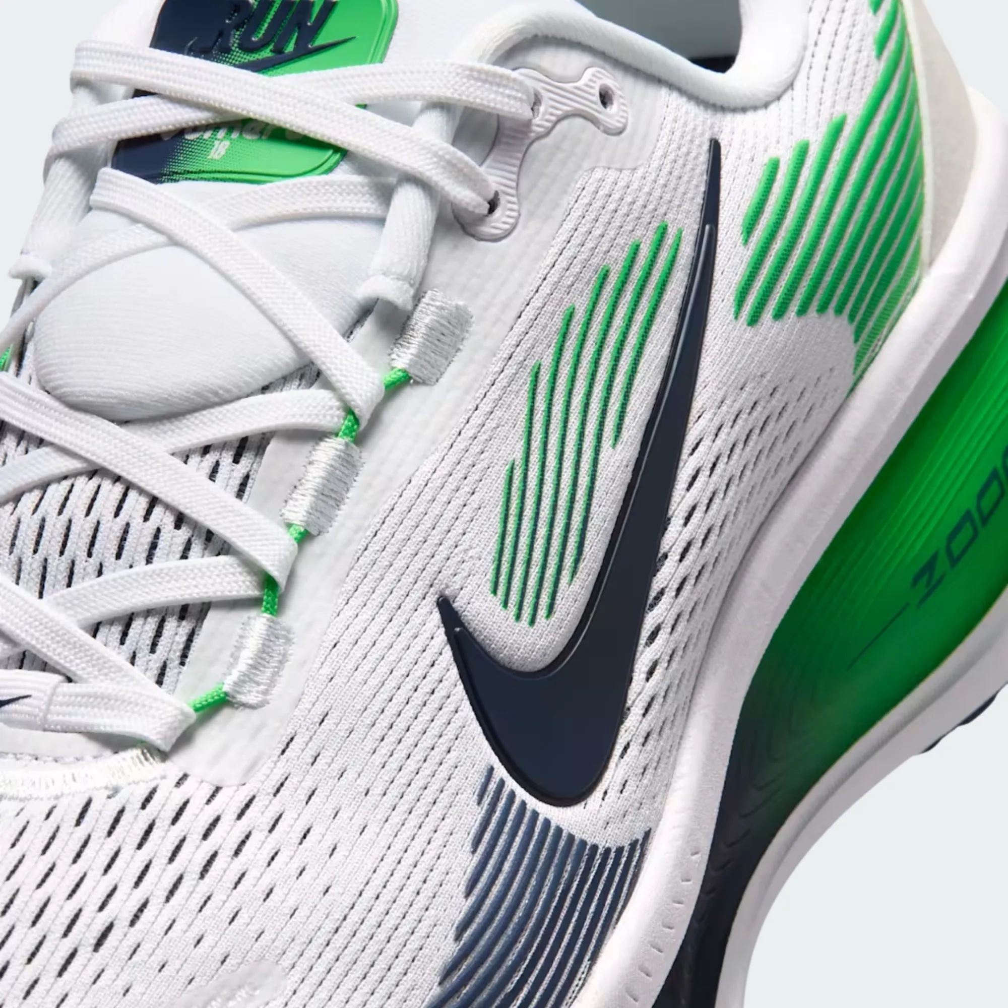 NIKE VOMERO 18