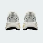 W NIKE VOMERO 18