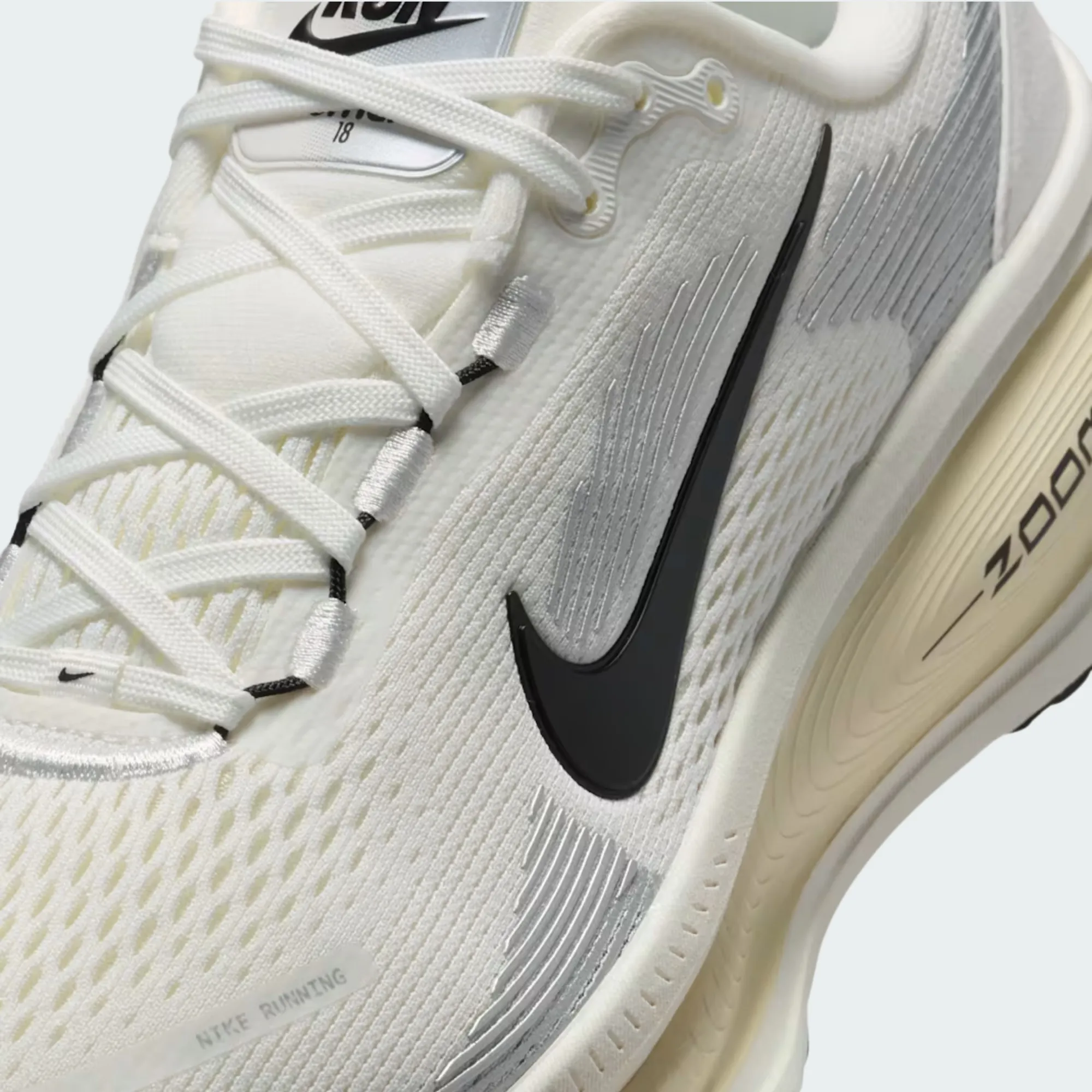 W NIKE VOMERO 18