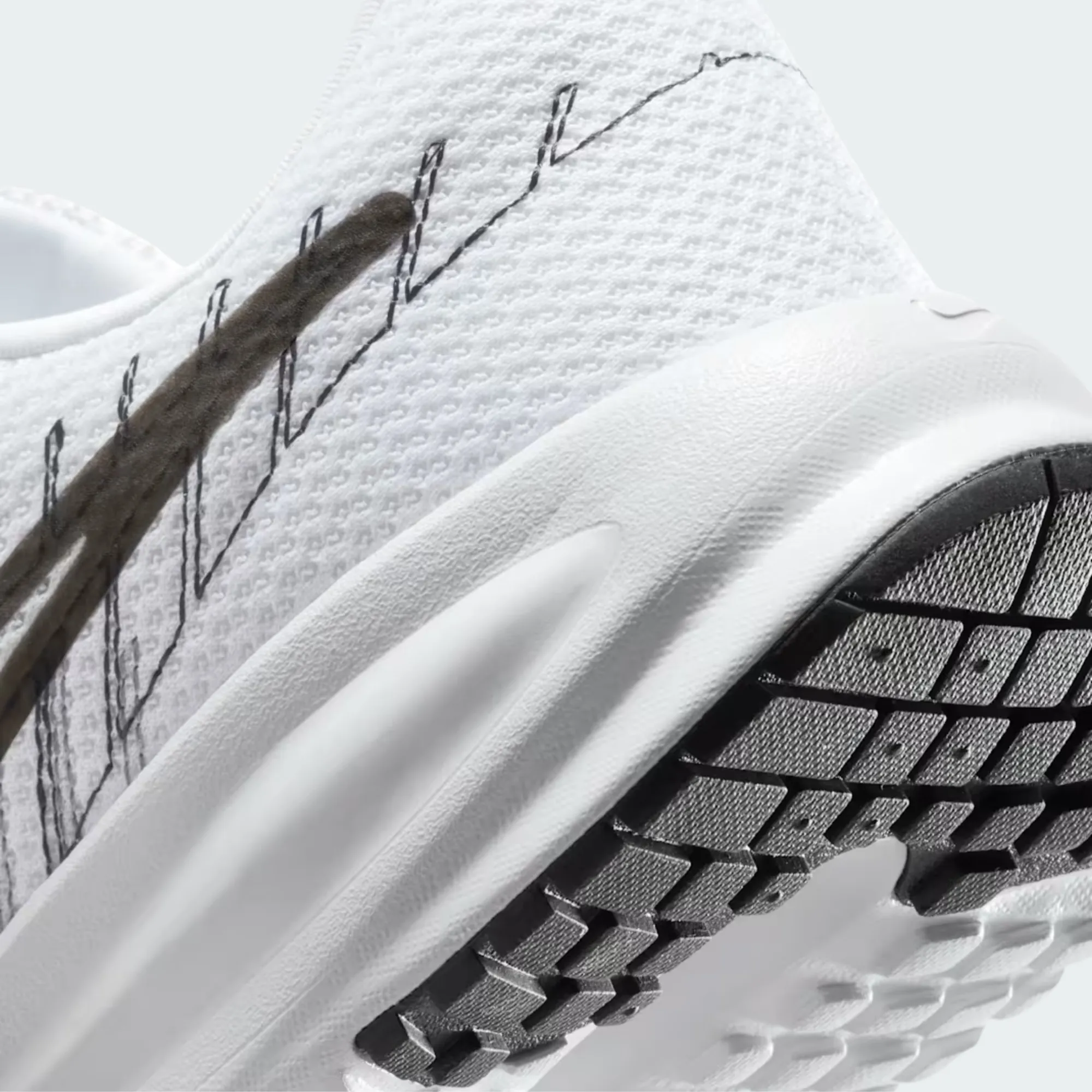 W NIKE RUN DEFY