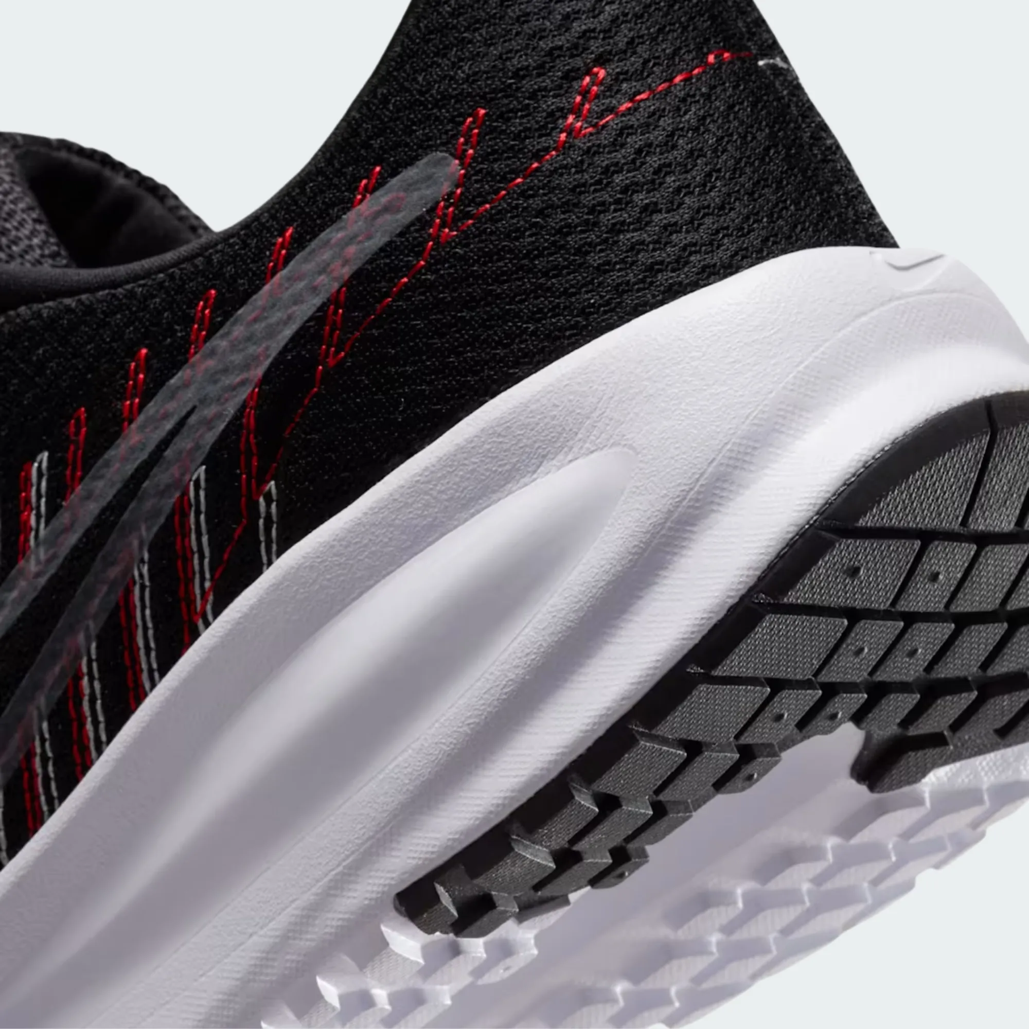 NIKE RUN DEFY