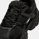 W NIKE V5 RNR
