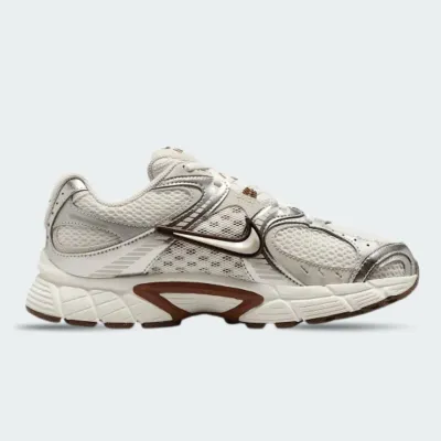 W NIKE V5 RNR