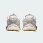 W NIKE V5 RNR