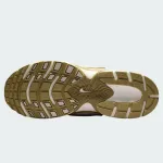 W NIKE V5 RNR