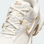 W NIKE V5 RNR