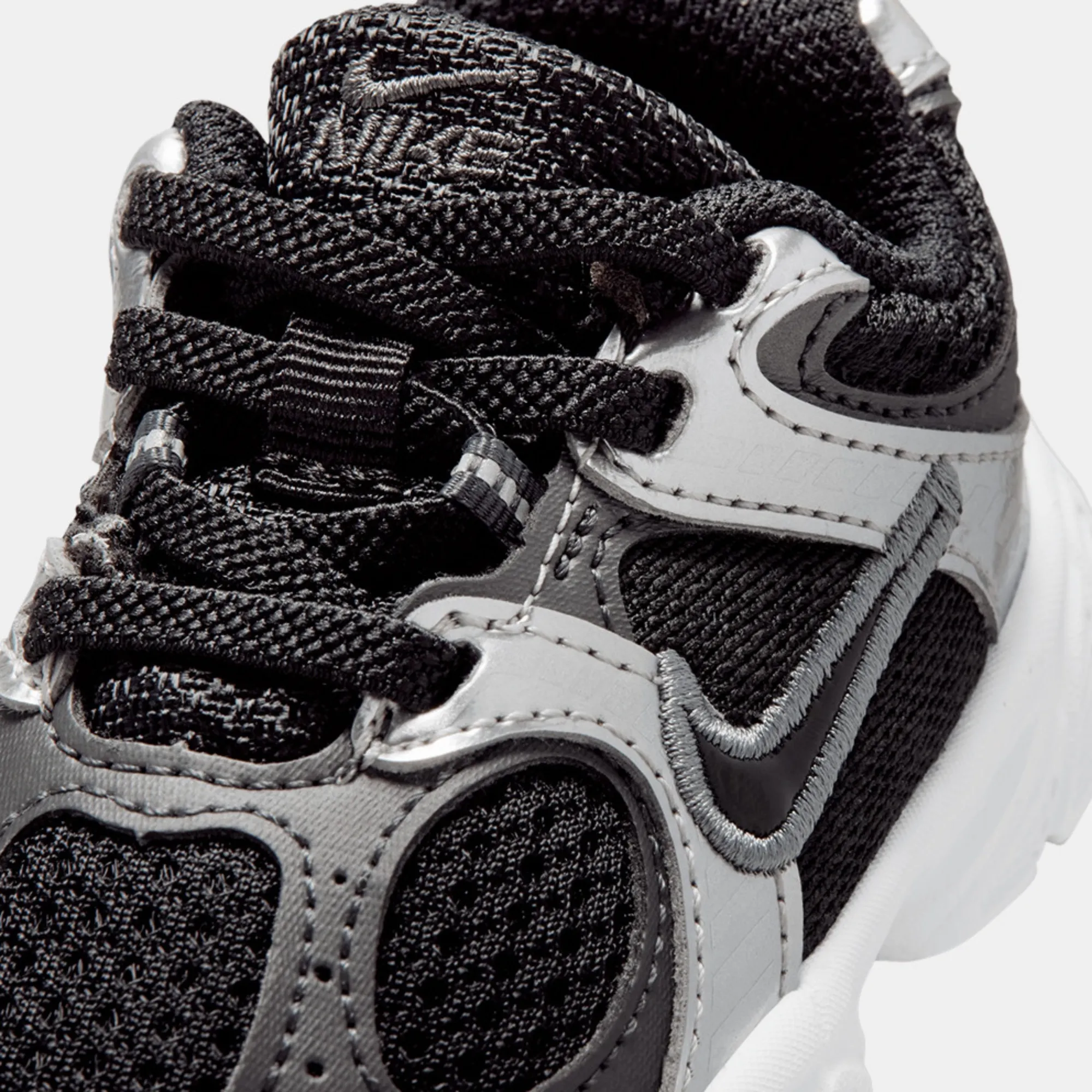 NIKE V5 RNR E BT
