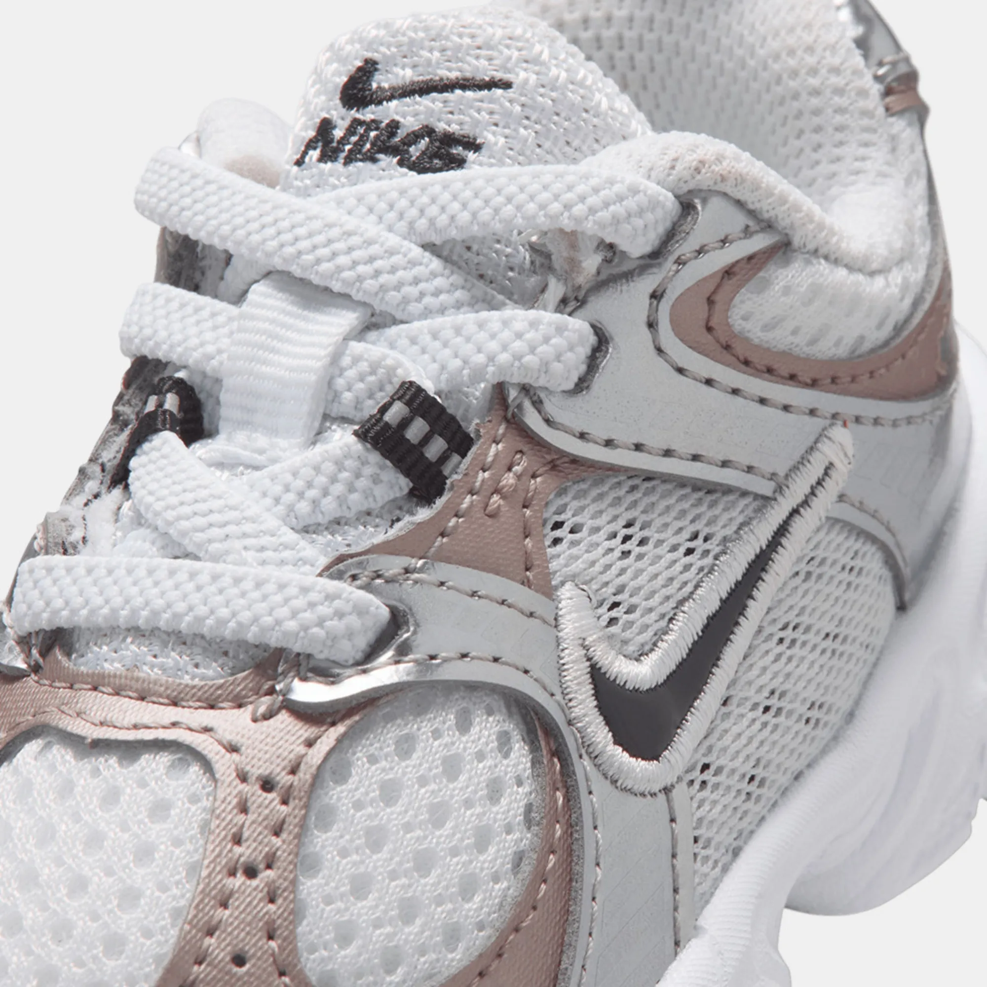 NIKE V5 RNR E BT