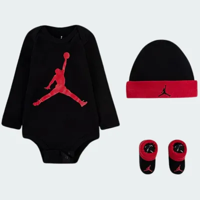NIKE JORDAN HAT-BODY-SOCKS INFANTS SET