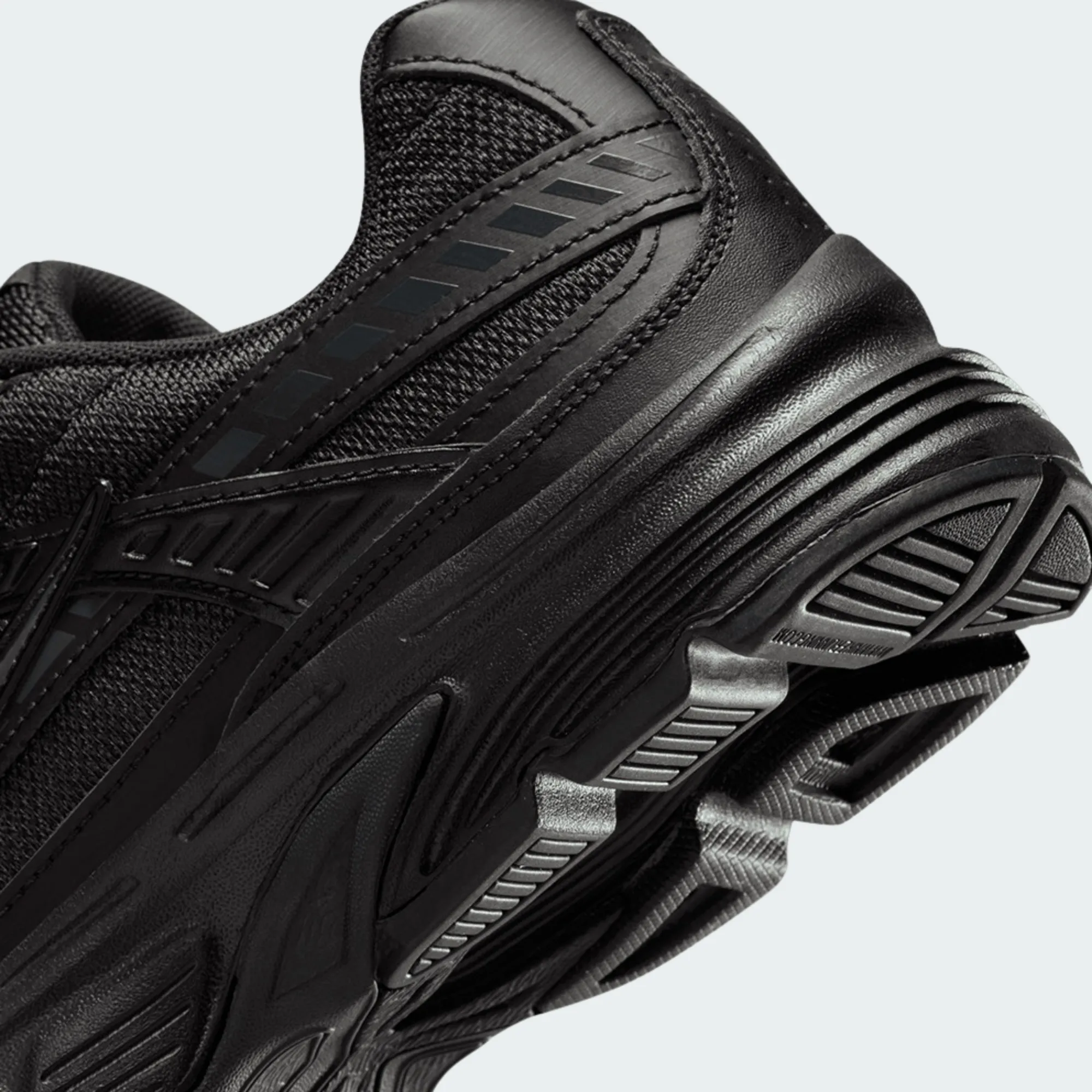 WMNS NIKE INITIATOR
