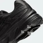 WMNS NIKE INITIATOR