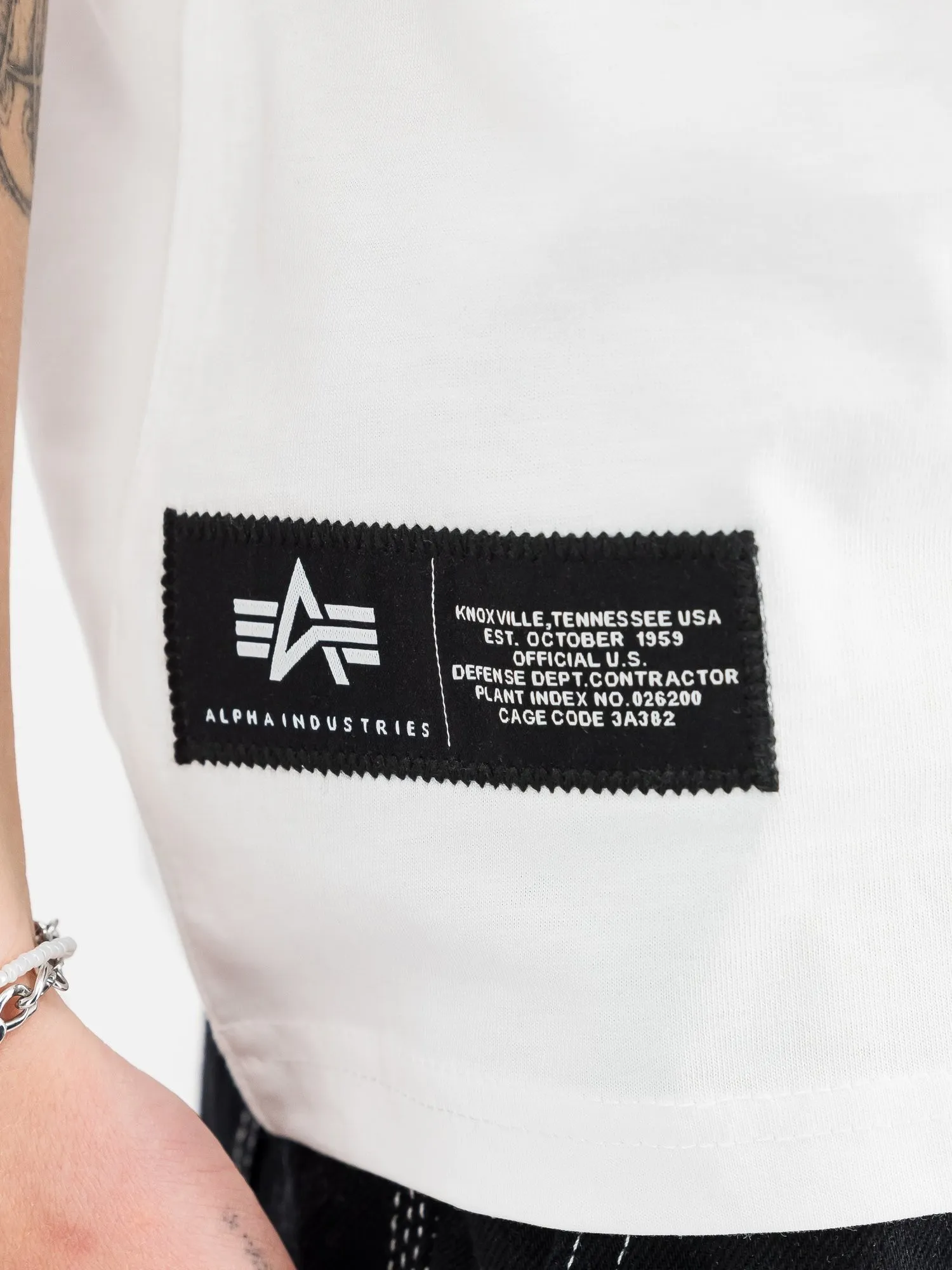 ALPHA INDUSTRIES LABEL BACKPRINT T-SHIRT